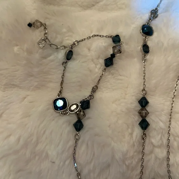 Swarovski Silver and Blue Necklace with Dazzling Elegance